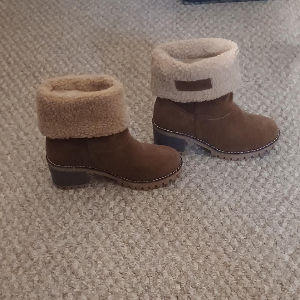 Women's Tan Heeled Boots with Faux Fur Lining